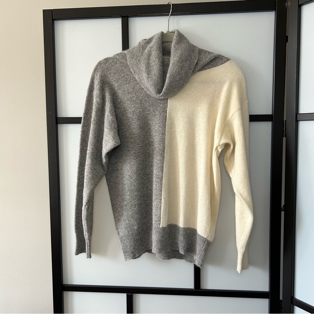 [M] Vintage Sportscraft Grey Creme Split Design Lambswool & Rabbit Hair Sweater